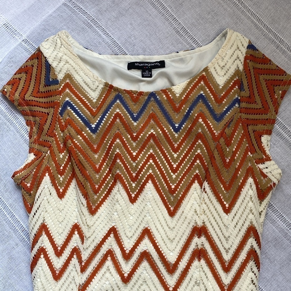 Sharagano crochet NWOT shortsleeved dress in earth tones. - Picture 4 of 17